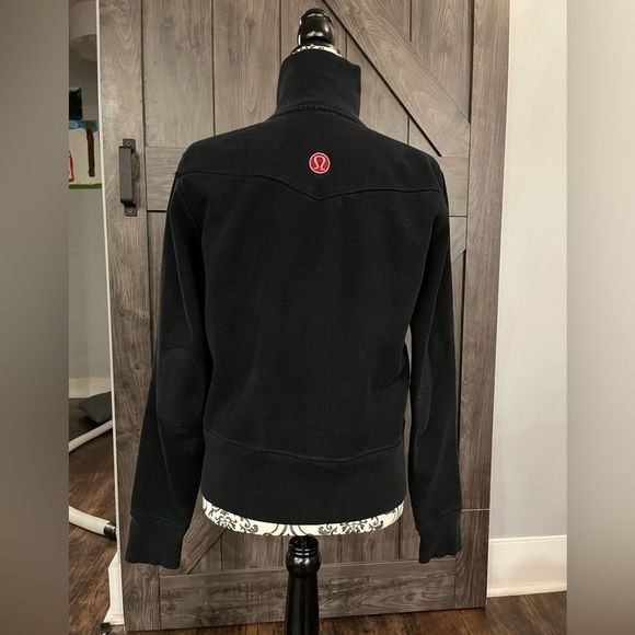 ⭐️Lululemon Zip up 098 - Picture 2 of 4